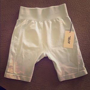 Motion Seamless Cycling Shorts : Sky Blue